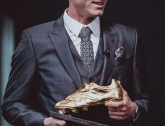 爱游戏体育-关于莱万多夫斯基赛事官方发布败北新规，法国队争议不断！的信息