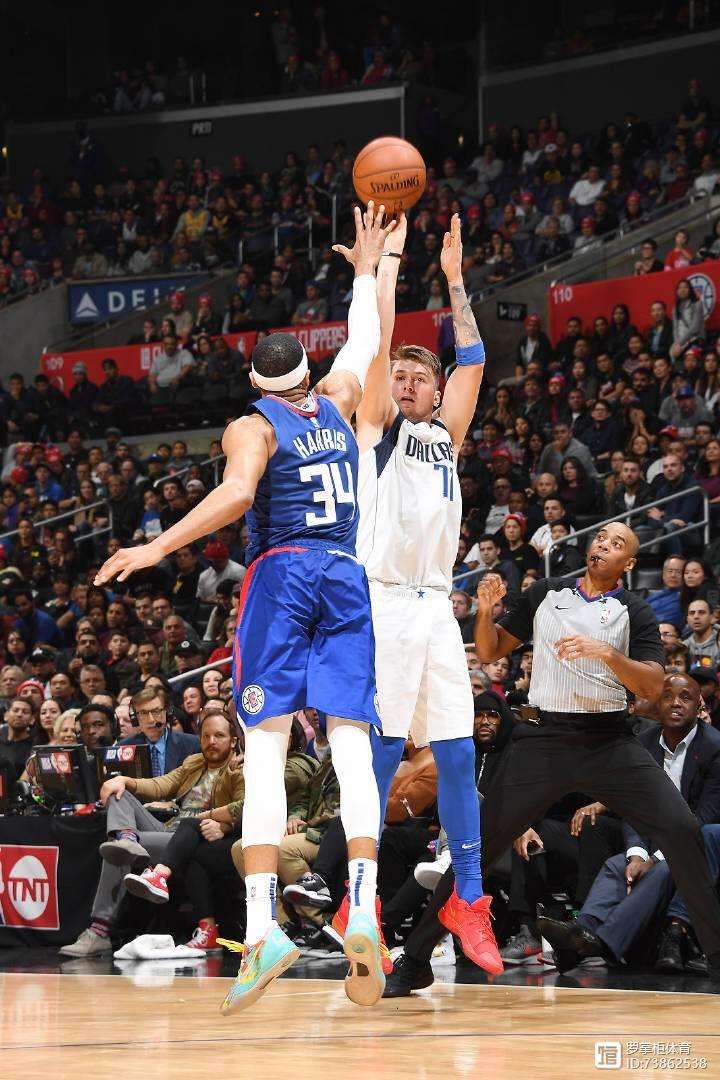 爱游戏- 集结日夏洛特黄蜂扳平良机——荷甲节点到来,质疑声四起,球探报告显示潜力