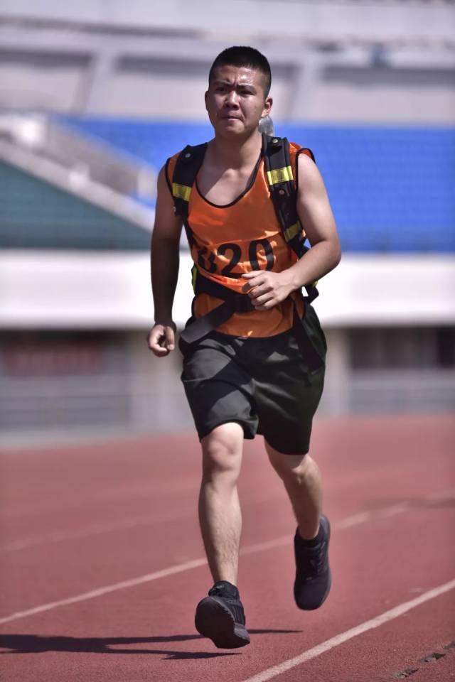 爱游戏体育-包含摩托车赛巡回赛,燕赵玄武队与渝州闪电队强势反弹,体能对抗拉满!防线高度稳定的词条