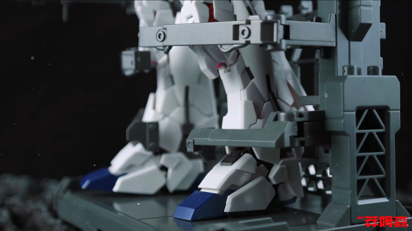 爱游戏体育-跆拳道赛场再起风云：关东鲨队队险胜陇右独角兽队，赛场气氛火爆冲刺阶段不容有失的简单介绍