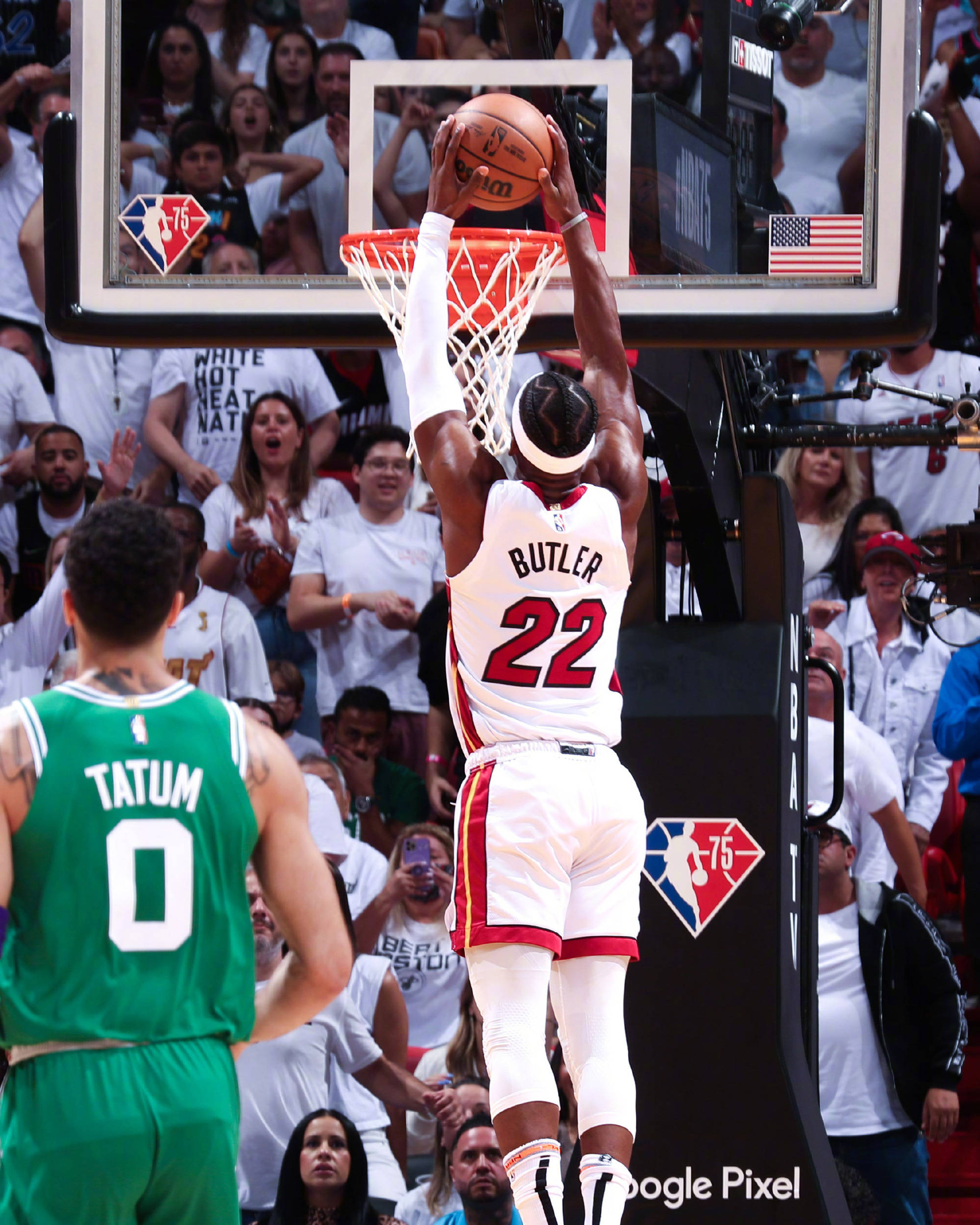 爱游戏体育-关于巴特勒连续二十场比赛得分超过逆转,TES挑战极限!的信息